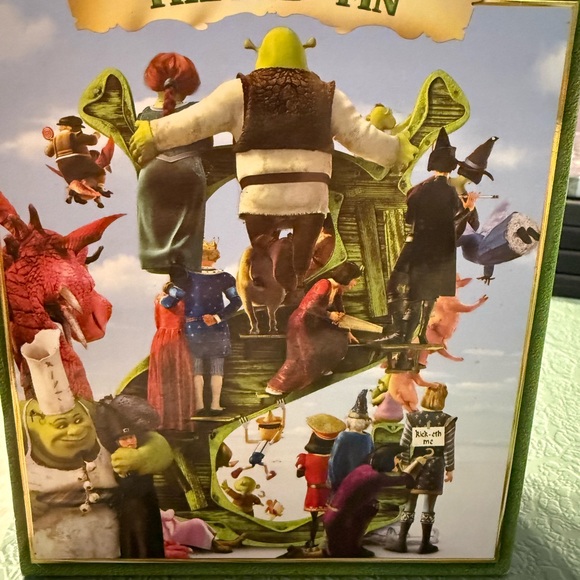 Shrek The Whole Story Blu-Ray 4 discs Collection - Picture 2 of 7